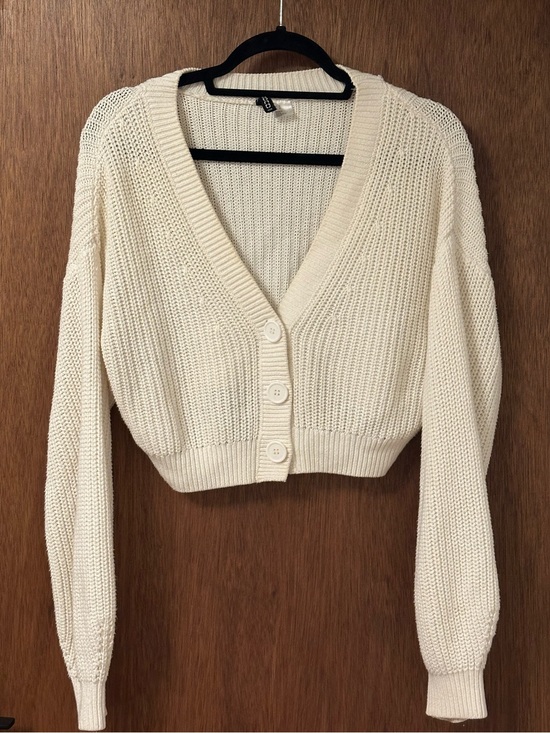 H&M Sweaters - H&M Cream Cropped V-Neck Button Cardigan